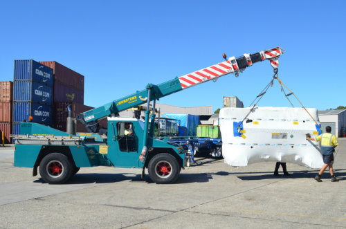 Ability to operate in confined spaces and low headroom